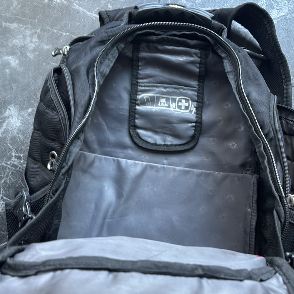 Swiss Gear Backpack - Picture 2 of 5